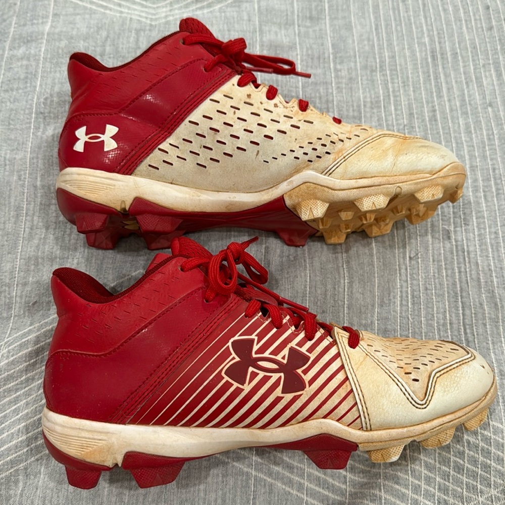 Under armour 7youth baseball cleats red/white
